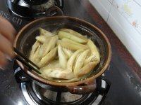 在家做的鱼香茄子煲做法图解10)