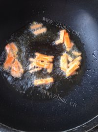 香气浓郁的炒豆腐做法图解3)