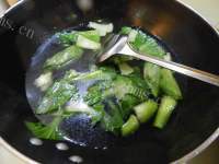 家常菜青菜肉丸汤做法图解5)