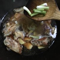 回味无穷的香辣鸡翅做法图解4)