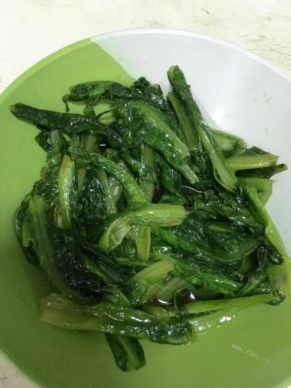 热腾腾的蚝油油麦菜