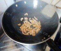 水芹炒肉丝做法图解3)