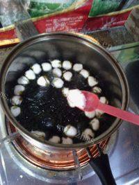 美味的紫菜肉丸汤做法图解4)