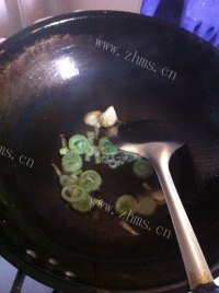 香气浓郁的红烧鸡爪做法图解4)