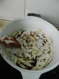 美味茭白酱爆猪肝做法图解7)