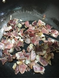 家常黄瓜炒腊肉做法图解4)