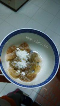 家常菜番茄炒虾仁做法图解9)