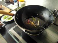五味俱全的鱼头豆腐汤做法图解2)