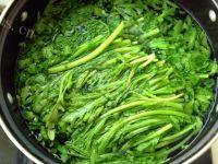 家常菜白灼茼蒿做法图解3)