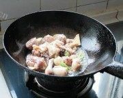 美味的熬炒鸡做法图解2)