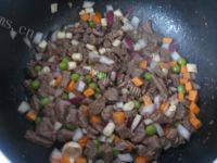家常菜彩椒牛肉做法图解6)