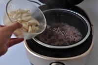 美味的红豆薏米山药饭做法图解8)