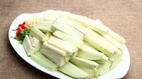 美味的鱼香茄子煲做法图解2)