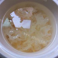 好喝的玉米渣银耳羹做法图解4)
