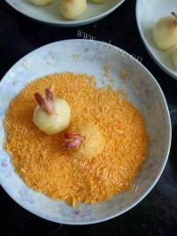 美味的土豆虾球做法图解4)