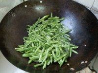鲜美的清炒四季豆做法图解2)