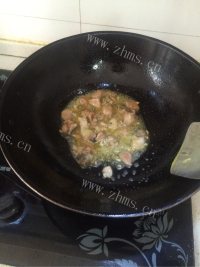秧草河蚌做法图解3)