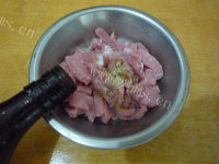 美味的溜肉段做法图解5)