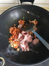 自己做的辣白菜炒饭做法图解4)