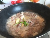美味可口小猫咖喱牛肉饭做法图解5)