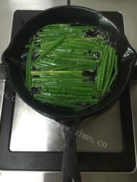 鲜美可口的葱油面做法图解3)