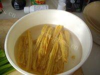 色味俱佳的红油腐竹做法图解2)