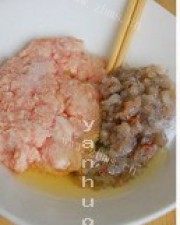 美味的荠菜鲜虾馄饨做法图解1)