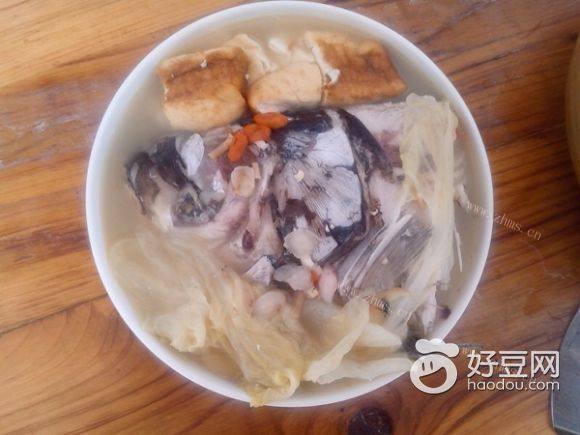 沙锅鱼头汤