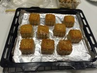 自制莲蓉蛋黄月饼做法图解10)