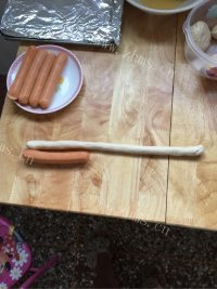 好吃不腻的热狗面包做法图解5)