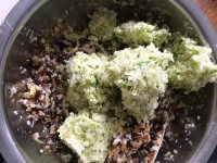 美味的素馅嫩瓜饺子做法图解4)