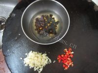 家常的豉椒排骨蒸饭做法图解2)