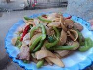 家常菜辣椒炒杏鲍菇