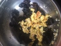 好吃的木耳炒鸡蛋做法图解4)