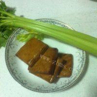 熏干芹菜做法图解1)