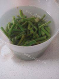 家常菜麻汁豆角做法图解4)