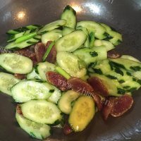 家常菜黄瓜炒腊肠做法图解6)