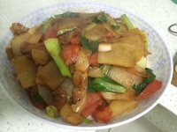 诱人的西红柿炒土豆片