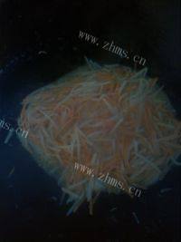 爽滑的胡萝卜土豆丝做法图解7)