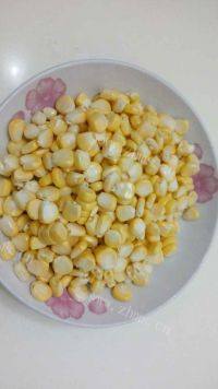 自己做的猪肉玉米饺子做法图解1)
