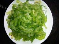 家常菜辣椒炒苦瓜做法图解3)
