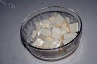 美味的黄骨鱼豆腐汤做法图解4)