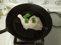 竹荪煲鸡汤做法图解3)