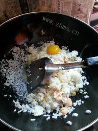 酥嫩香肠蛋炒饭做法图解6)