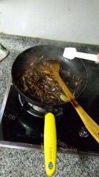 茶树菇炒肉丝做法图解5)