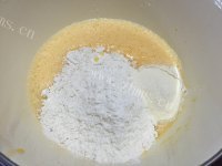 唇齿留香的戚风蛋糕做法图解3)