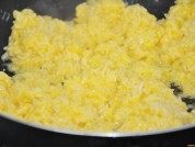 葱花蛋炒饭做法图解4)