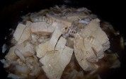 家常菜炖冻豆腐做法图解5)