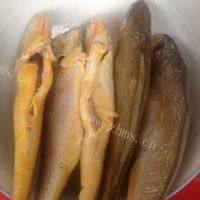 家常菜黄花鱼炖豆腐做法图解2)