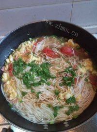 美味的西红柿鸡蛋面